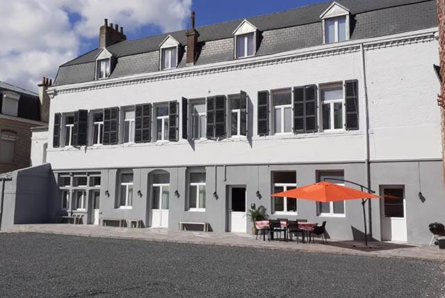 Les Appartements Fénelon Le Cateau-Cambresis Extérieur photo