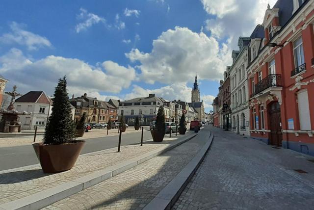 Les Appartements Fénelon Le Cateau-Cambresis Extérieur photo