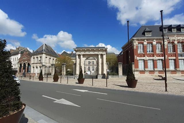 Les Appartements Fénelon Le Cateau-Cambresis Extérieur photo